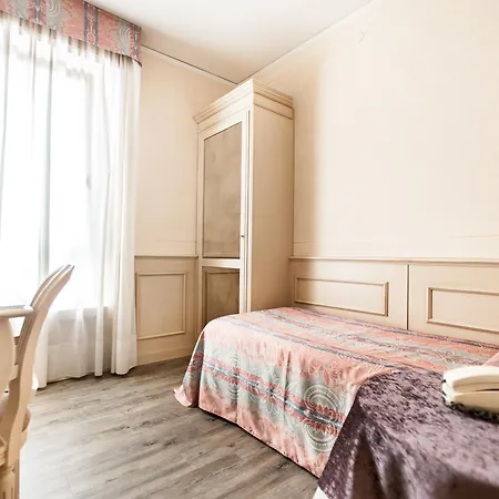 San Luca 3* Verona